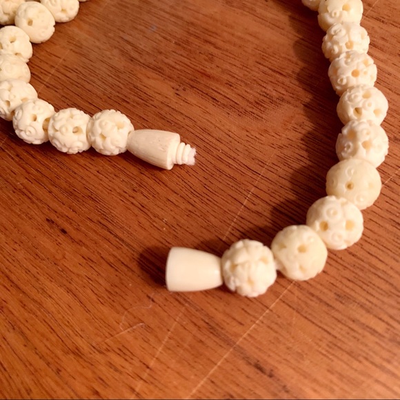 Vintage Beaded Necklace - Picture 3 of 3